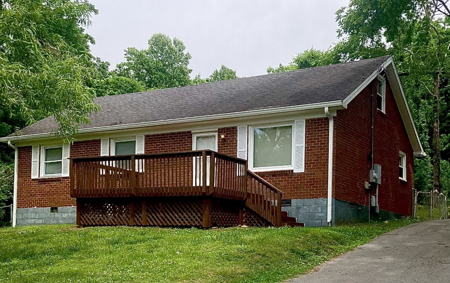 120 Santa Fe Trail — front exterior