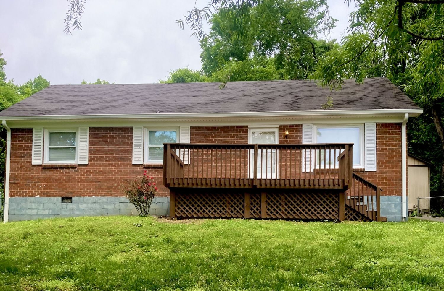 Front exterior thumbnail