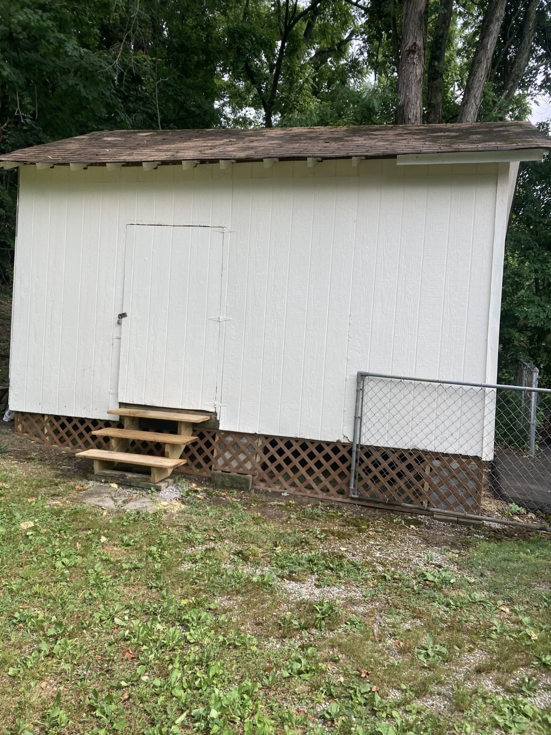 Detached garage side view thumbnail